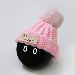 Hat with Pink color.